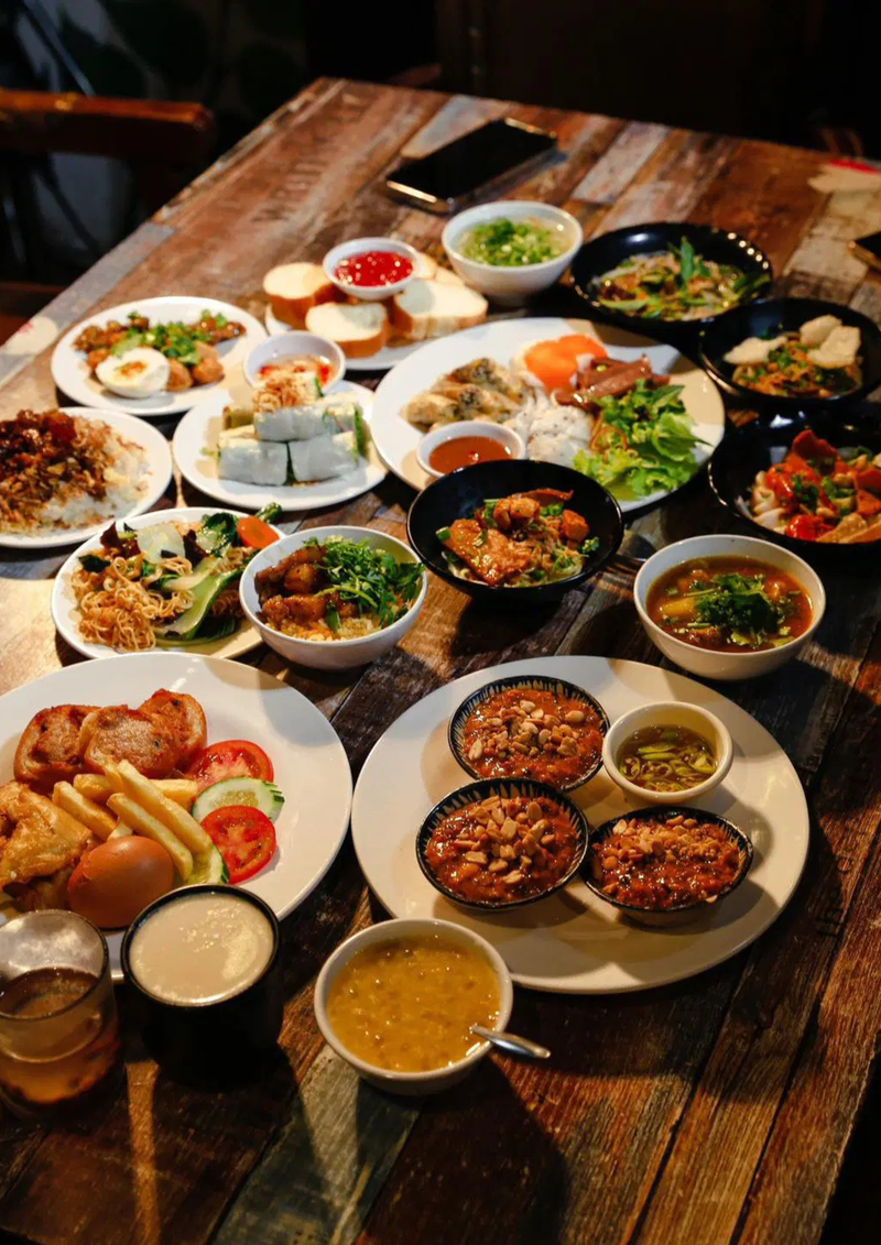 Three-Region Vietnamese Cuisine in Da Nang