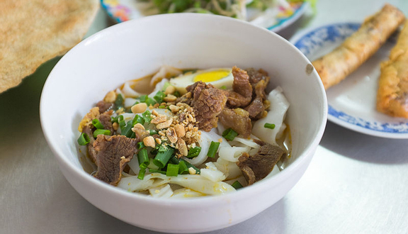 A scrumptious bowl of Quang Noodles