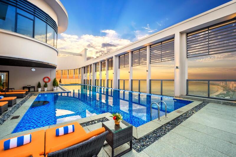 khách sạn Đà Nẵng có hồ bơi ngoài trời