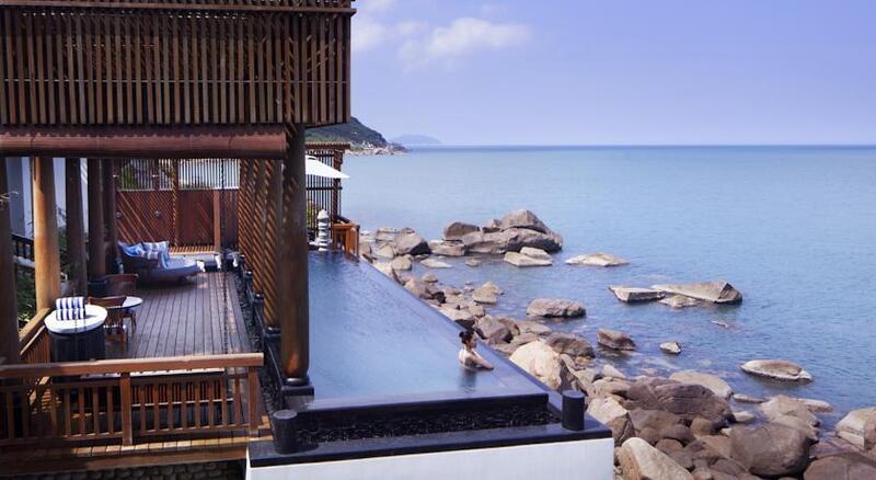 Khách sạn hồ bơi ngoài trời Đà Nẵng