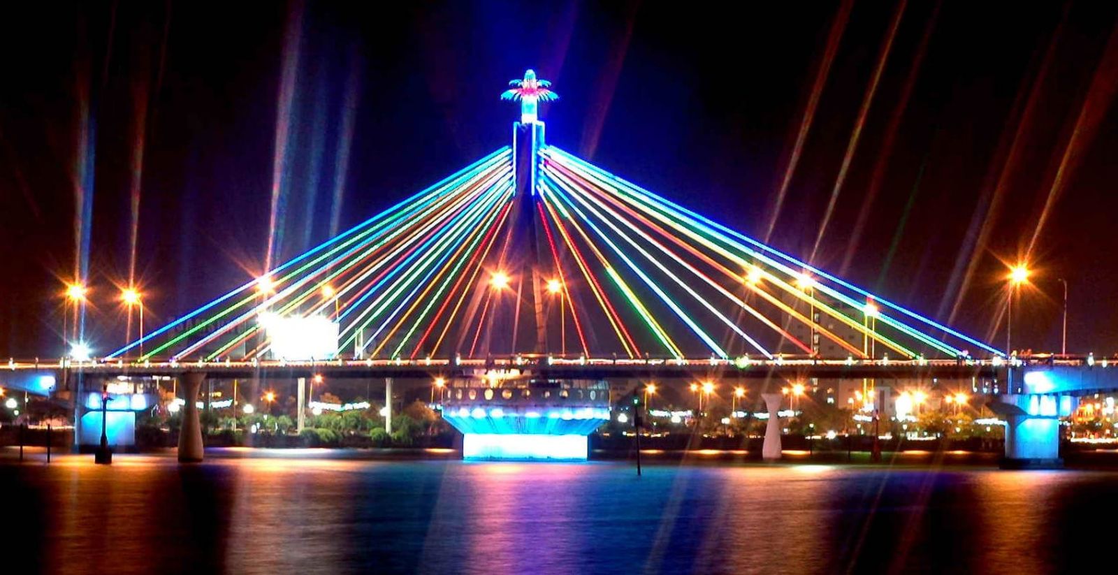 Places-to-visit-in-Da-Nang-at-night