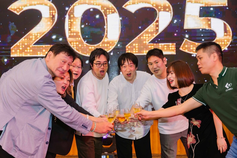 tiệc liên hoan cuối năm