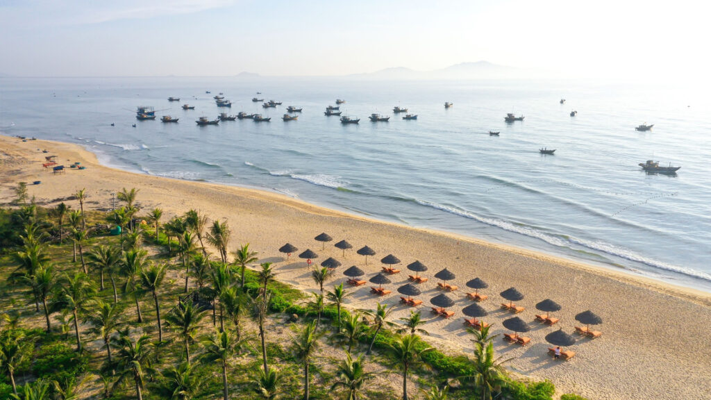Kiểm tra thời tiết rạng rỡ để săn trọn khoảnh khắc bình minh Đà Nẵng tuyệt đẹp tại các địa điểm check in Đà Nẵng.