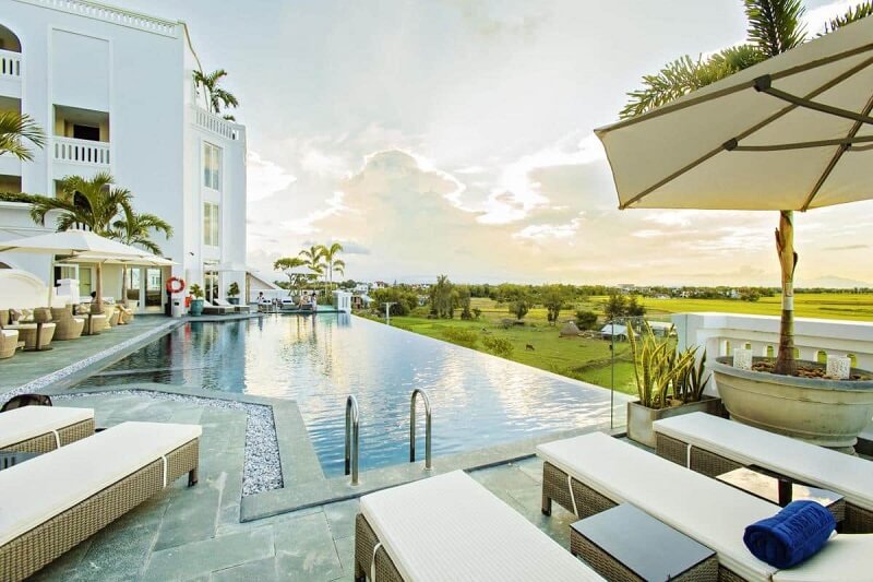 Outdoor pool hotels in Da Nang